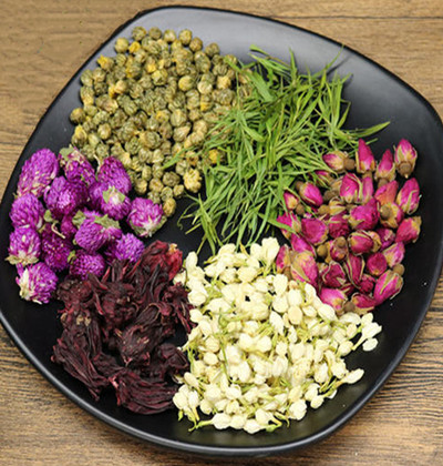 Tea Leaves & Flowers