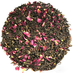 Pu'er tea mixed with dried rose petals