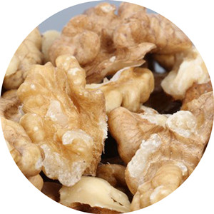 Raw Walnut Kernel in Half Shape