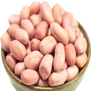 Raw peanut kernel of pink skin