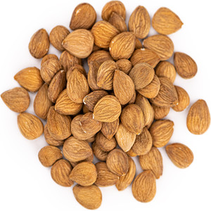 Apricot Kernel with Skin